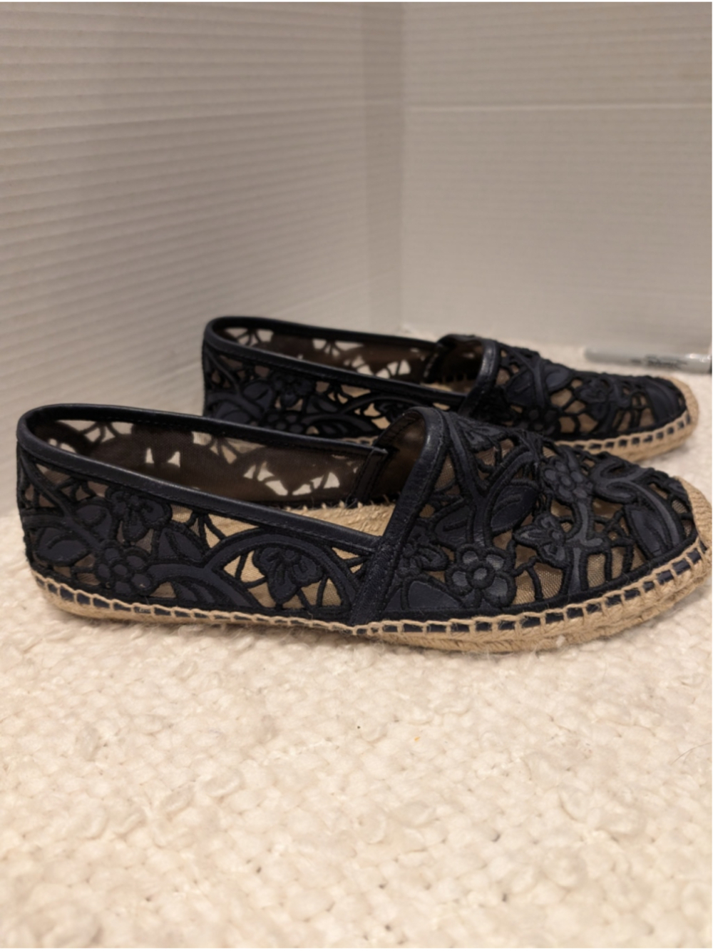 Women's Tory Burch Espadrilles Size 11 Navy Blue Beige Lace Cutout Flats - Picture 2 of 7